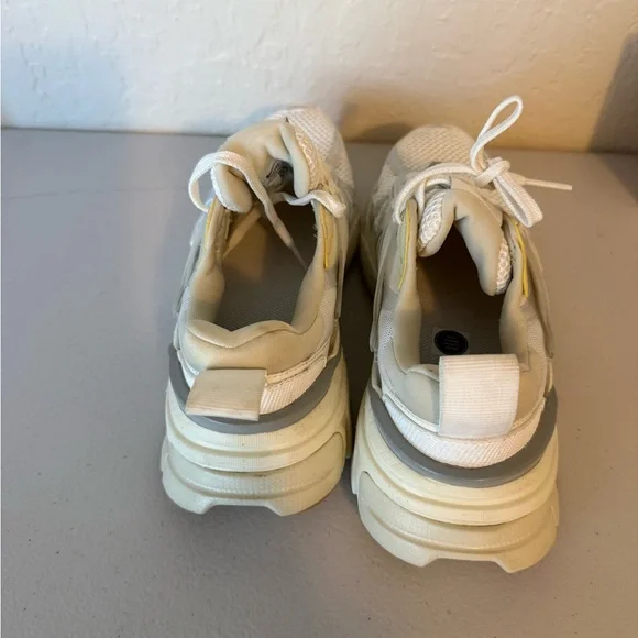 Nike Women's V2K Run Running Sneakers - Picture 4 of 6